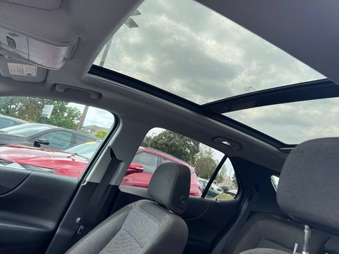 Used 2018 Chevrolet Equinox LT w/ Sun & Infotainment Package FWD image 6
