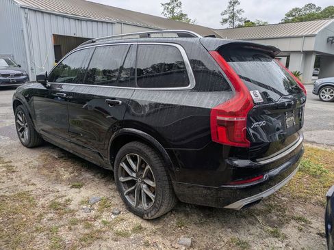 Used 2017 Volvo XC90 T6 Momentum w/ Vision Package AWD/4WD image 3