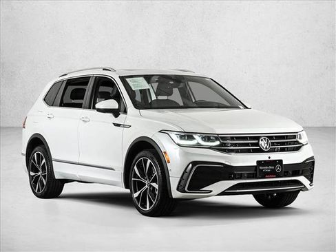 Used 2022 Volkswagen Tiguan SEL R-Line AWD/4WD image 3