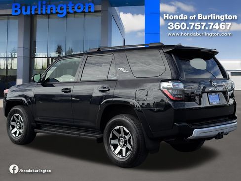 Used 2024 Toyota 4Runner TRD Off-Road Premium AWD/4WD image 4