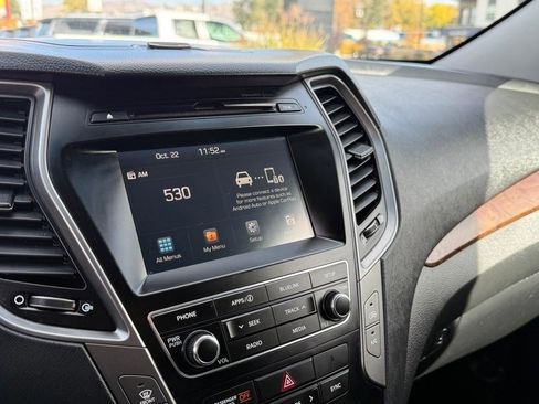 Used 2018 Hyundai Santa Fe Sport 2.0T AWD/4WD image 18