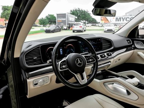Used 2021 Mercedes-Benz GLE 350 w/ Premium Package image 2