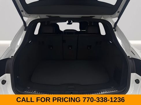 Used 2020 Porsche Macan AWD/4WD image 14