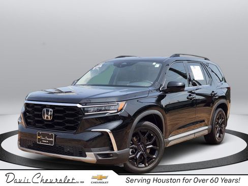 Used 2025 Honda Pilot Elite image 1