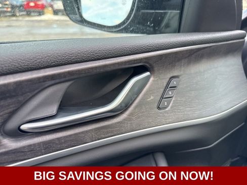 New 2025 Jeep Grand Cherokee Limited w/ Black Appearance Package image 21