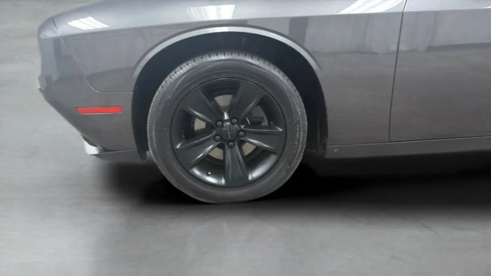 Used 2016 Dodge Challenger SXT RWD image 27