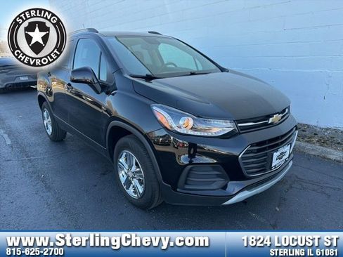 Used 2022 Chevrolet Trax LT w/ LT Convenience Package image 7