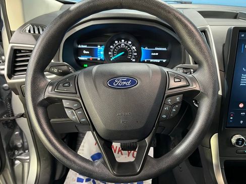 Used 2024 Ford Edge SE image 6