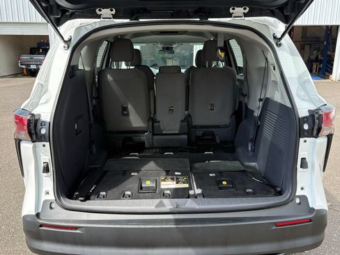 Used 2021 Toyota Sienna LE FWD image 23