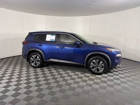 Used 2021 Nissan Rogue SV w/ Premium Package FWD image 5