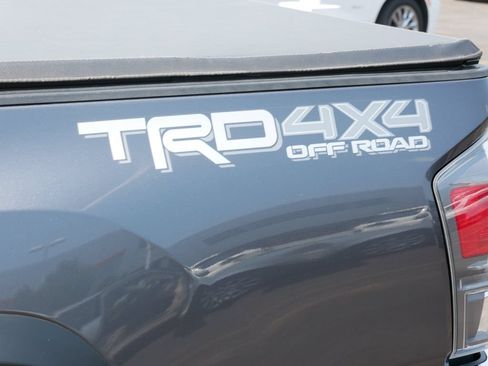 Certified 2022 Toyota Tacoma TRD Off-Road AWD/4WD image 10