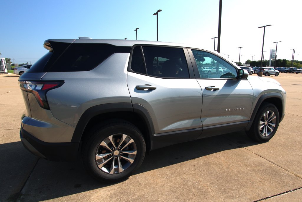 Used 2026 Chevrolet Equinox LT AWD/4WD image 5