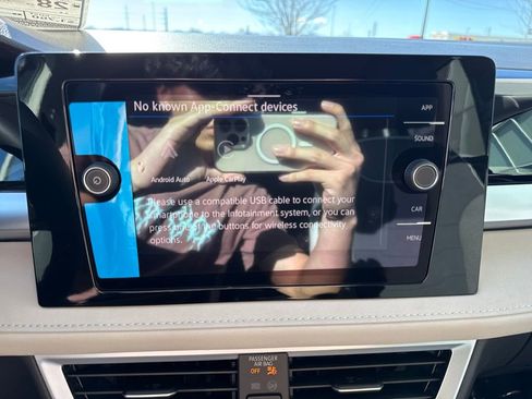 New 2026 Volkswagen Taos SE image 13