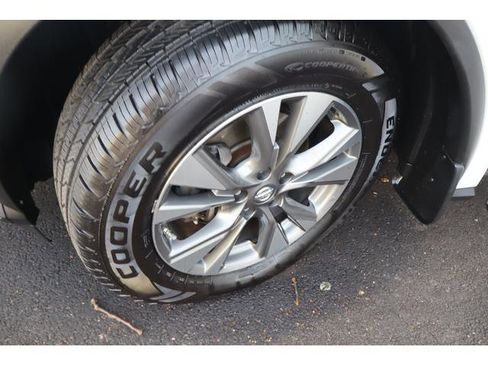 Used 2017 Nissan Murano S w/ Navigation Package image 19