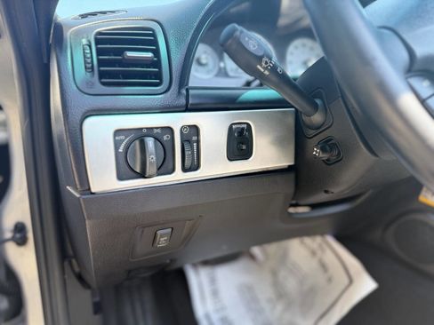 Used 2005 Ford Thunderbird RWD image 13