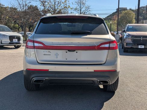 Used 2017 Lincoln MKX Select w/ Select Plus Package image 4