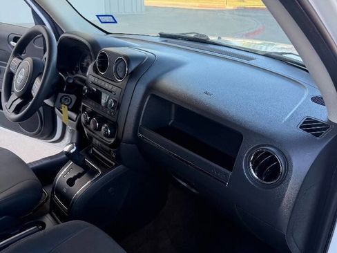 Used 2014 Jeep Patriot Sport image 13