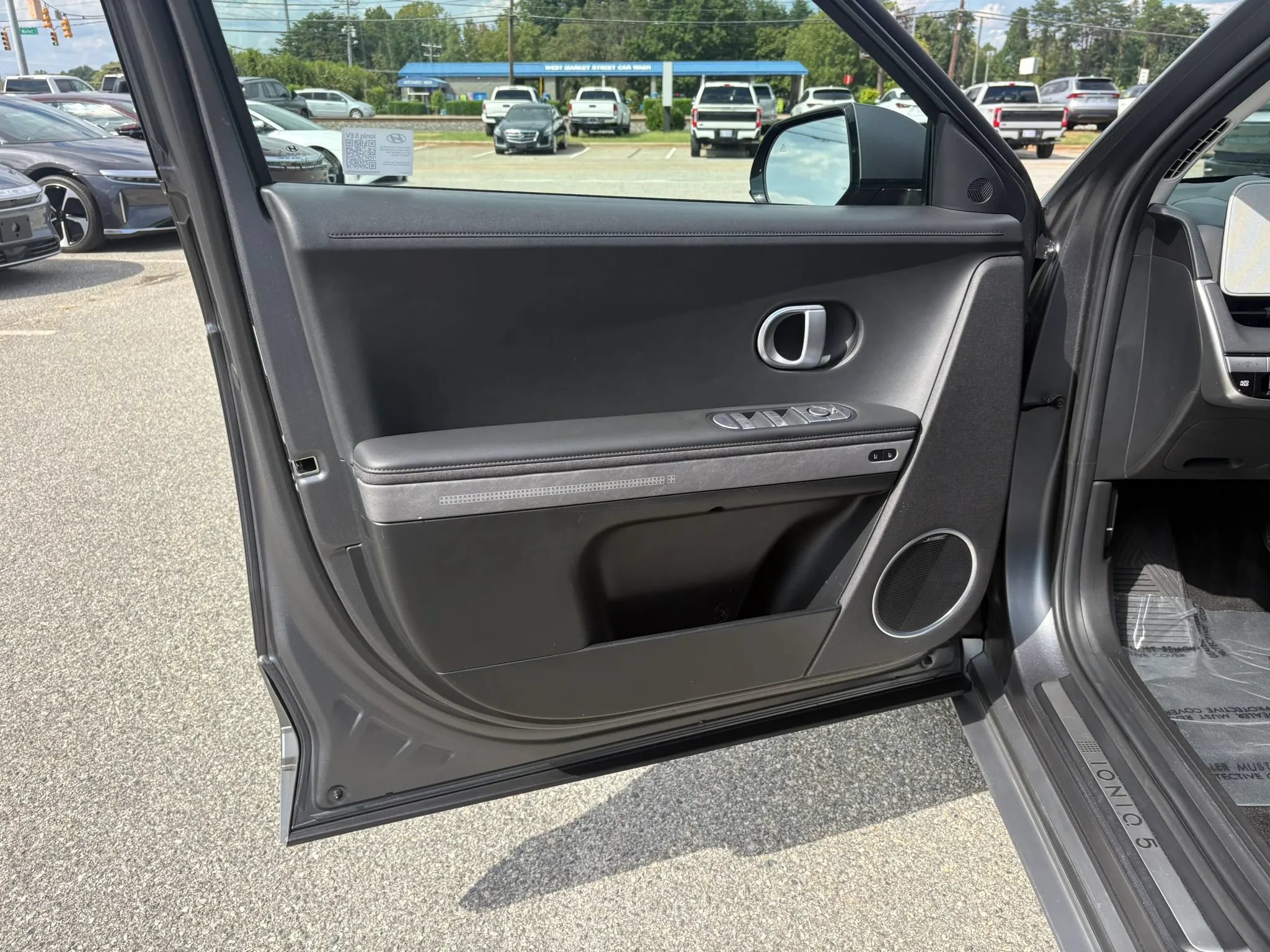 Used 2024 Hyundai Ioniq 5 Limited AWD/4WD image 9