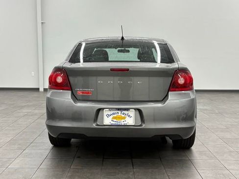 Used 2012 Dodge Avenger SE image 3