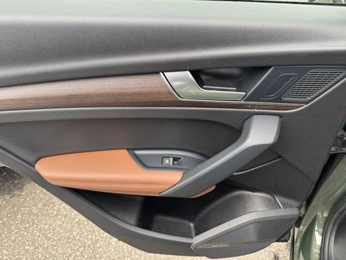 Used 2023 Audi Q5 e Premium Plus w/ Premium Plus Package image 36