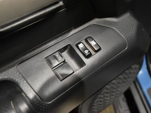Used 2012 Toyota FJ Cruiser 4WD w/ Convenience Pkg image 14