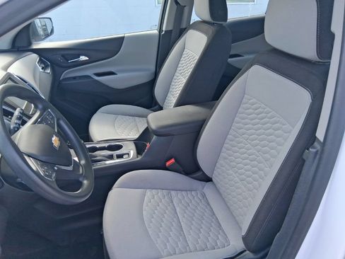 Used 2018 Chevrolet Equinox LS w/ LPO, Floor Liner Package FWD image 9