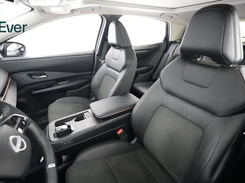 Used 2024 Nissan Ariya AWD image 4