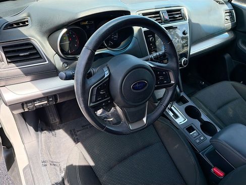 Used 2019 Subaru Outback 2.5i Premium AWD/4WD image 25