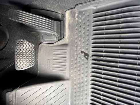 Used 2023 Lexus RX 350 w/ Luxury Package image 17