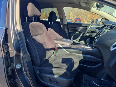 Used 2019 Nissan Murano SV image 23