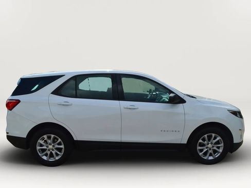 Used 2018 Chevrolet Equinox LS FWD image 11