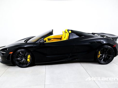 Used 2022 McLaren 720S Spider RWD image 7