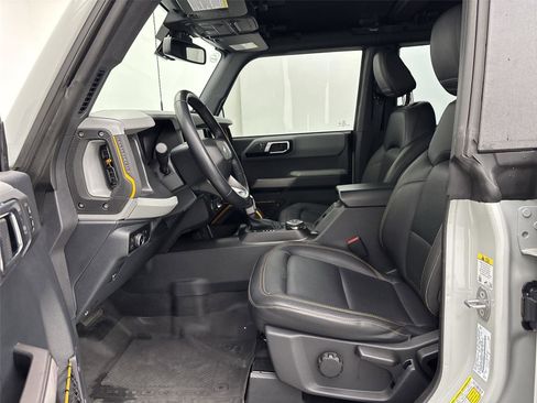Used 2023 Ford Bronco Badlands image 25