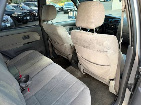 Used 2002 Toyota 4Runner SR5 AWD/4WD image 17