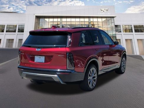 Certified 2026 Cadillac Vistiq Premium Luxury w/ LPO, Floor Liner Package AWD/4WD image 5
