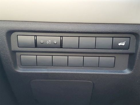 New 2025 Mitsubishi Outlander SE image 20