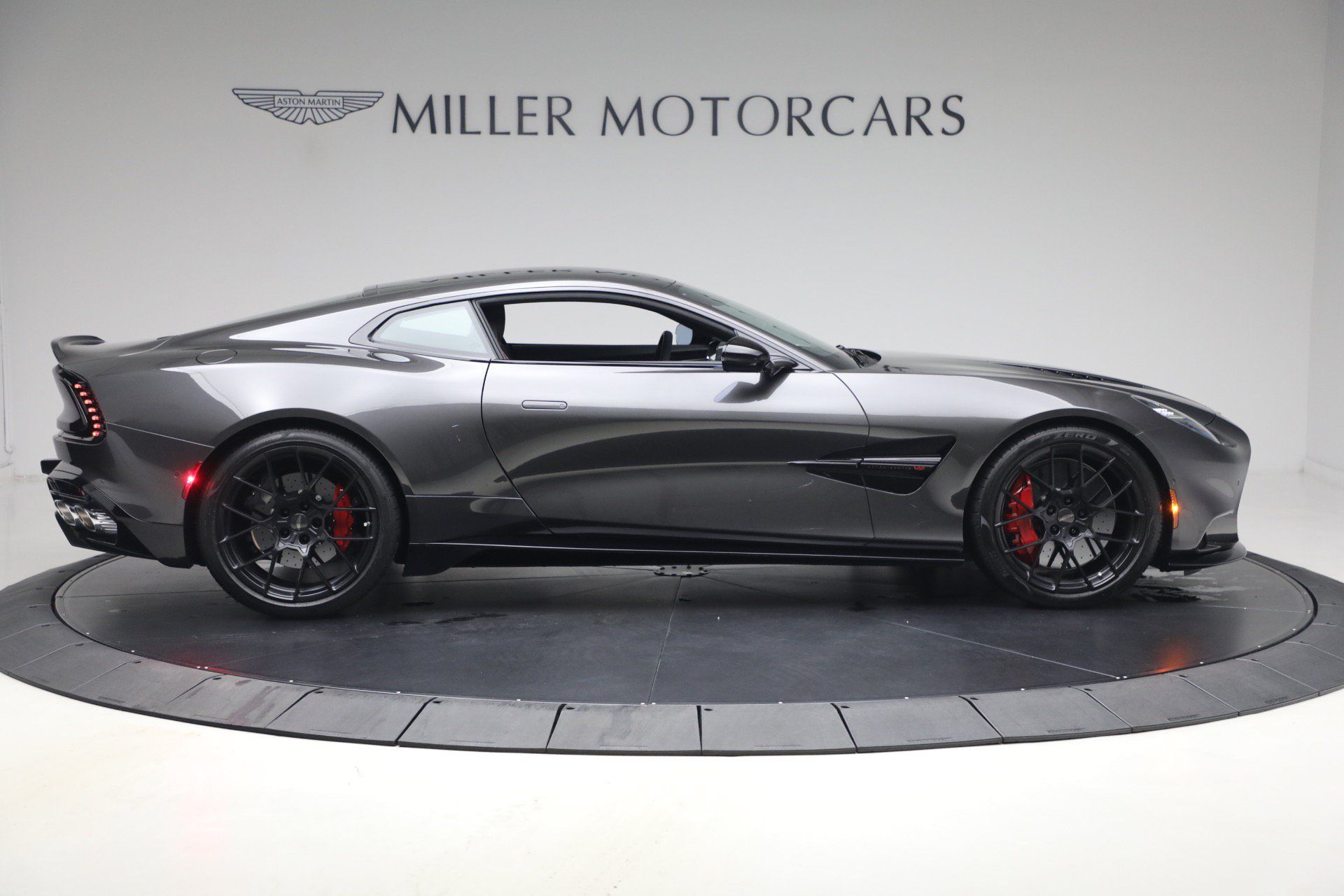 Used 2026 Aston Martin Vanquish RWD image 9