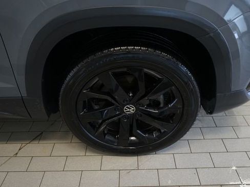 Used 2022 Volkswagen Taos SE image 14