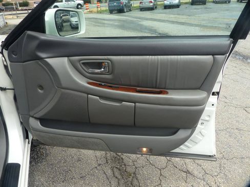 Used 2004 Toyota Avalon XL FWD image 12