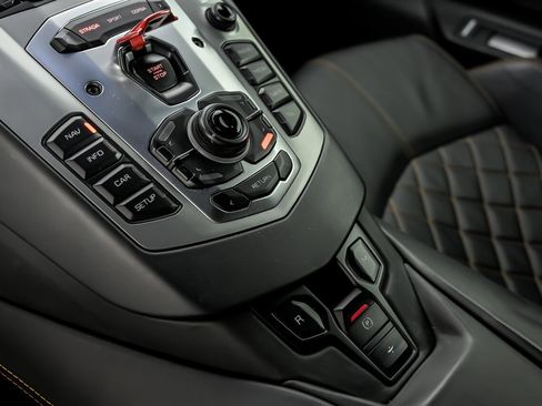 Used 2016 Lamborghini Aventador LP 700-4 image 35