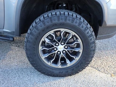 Used 2021 Chevrolet Colorado ZR2 image 11
