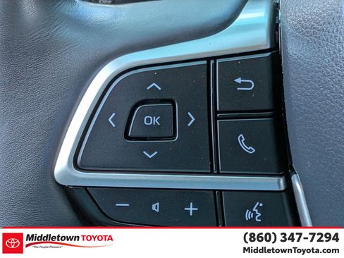 Used 2023 Toyota Highlander Platinum AWD/4WD image 19