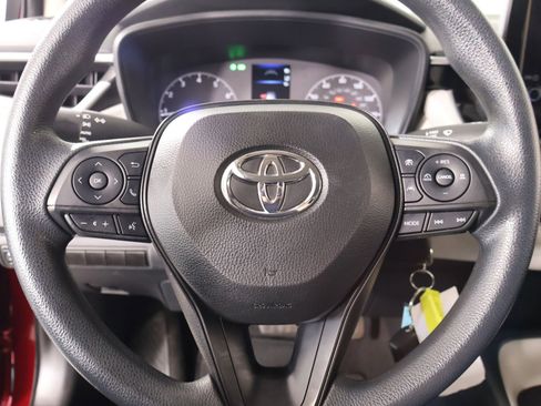 Used 2023 Toyota Corolla LE FWD image 3