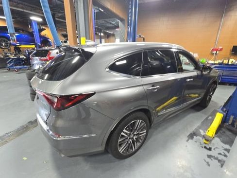 Used 2025 Acura MDX SH-AWD w/ Advance Package image 3