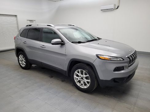 Used 2016 Jeep Cherokee Latitude w/ Cold Weather Group image 11