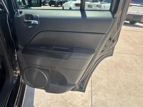 Used 2017 Jeep Patriot High Altitude AWD/4WD image 16