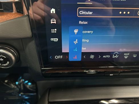 New 2026 Lincoln Navigator Black Label AWD/4WD image 25