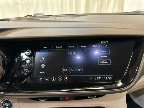 Used 2023 Buick Envision Avenir AWD/4WD image 18