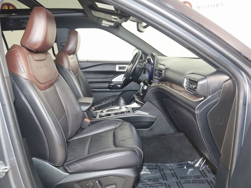 Used 2021 Ford Explorer Platinum w/ Equipment Group 601A image 14