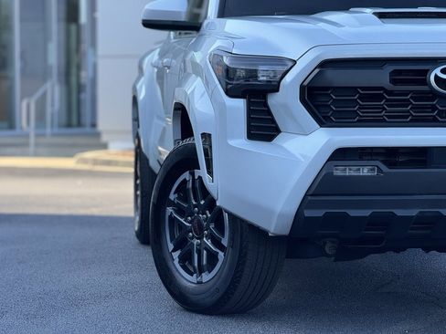 Used 2024 Toyota Tacoma TRD Sport image 2